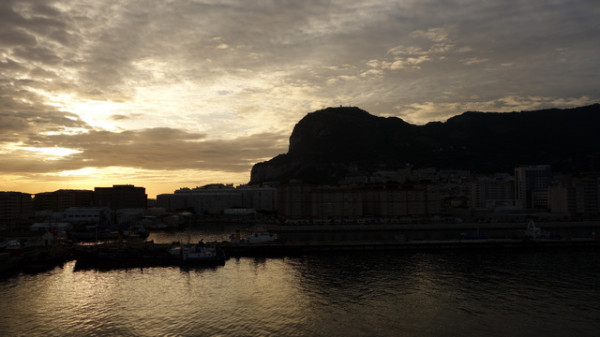 N2 Pr2 - GIBRALTAR IN SPAIN'S SHADOW by Mike Gardner