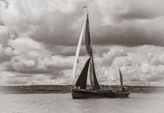 PRINT Repertor On The Medway by David Bray 600x417